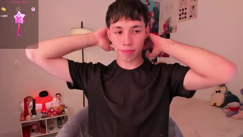 Snapshot of angel_bless19 chatting on September 28, 2025, 10:04 pm Angel help me with 100 thumbs up online show from September 28, 2025, 10:04 pm