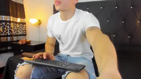 Angel Cuervo online show from February 15, 2025, 12:43 pm