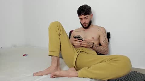 Snapshot of angel_damons_ chatting on March 10, 2025, 8:23 pm Angel Damons online show from March 10, 2025, 8:23 pm