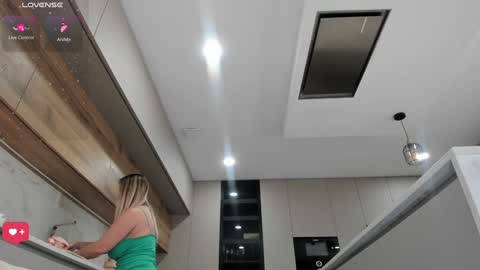 Snapshot of angel_danm_milf chatting on February 6, 2025, 4:25 pm Patricia - online show from February 6, 2025, 4:25 pm