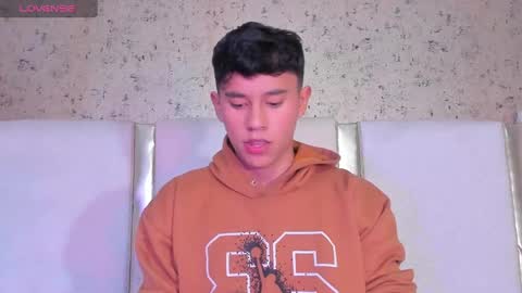 Snapshot of angel_esteban_fx chatting on December 28, 2024, 3:47 am ngel Esteban online show from December 28, 2024, 3:47 am