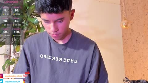 Snapshot of angel_esteban_fx chatting on February 6, 2025, 11:10 am ngel Esteban online show from February 6, 2025, 11:10 am