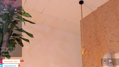 Snapshot of angel_esteban_fx chatting on February 7, 2025, 10:08 am ngel Esteban online show from February 7, 2025, 10:08 am