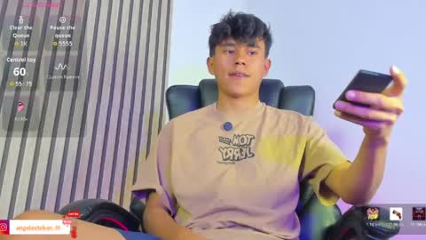 Snapshot of angel_esteban_fx chatting on April 14, 2026, 12:05 am ngel Esteban online show from April 14, 2026, 12:05 am