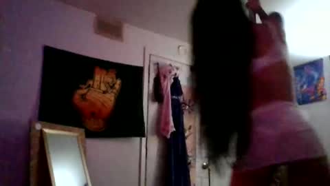 Snapshot of angel_holyday chatting on December 2, 2024, 9:02 am angel holyday online show from December 2, 2024, 9:02 am