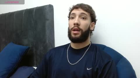 angel_kyrozz online show from December 19, 2025, 1:12 am