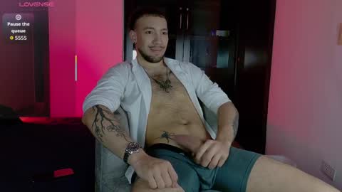 angel_kyrozz online show from April 29, 2026, 7:31 pm