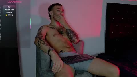 angel_kyrozz online show from April 30, 2026, 7:09 pm