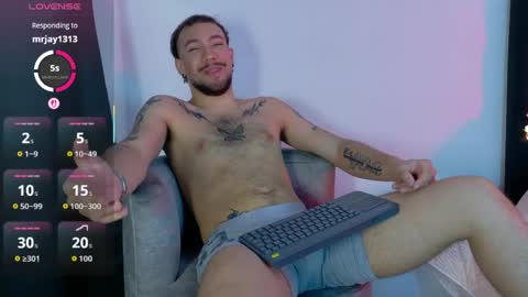 Snapshot of angel_kyrozz chatting on May 13, 2026, 6:49 pm angel_kyrozz online show from May 13, 2026, 6:49 pm