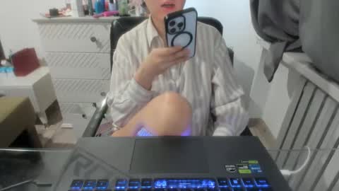 angel_lee__ online show from February 12, 2025, 6:29 am