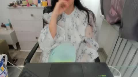 angel_lee__ online show from February 19, 2025, 6:00 am