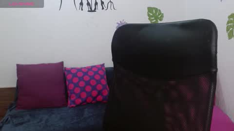 Snapshot of angel_naye chatting on January 5, 2026, 7:06 pm Nayely and Angel online show from January 5, 2026, 7:06 pm