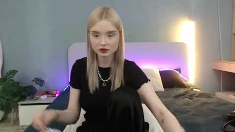 Snapshot of angel_share chatting on May 6, 2026, 12:30 am Angela online show from May 6, 2026, 12:30 am
