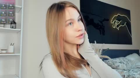 Snapshot of angel_to_burn chatting on May 2, 2026, 7:13 am SofiaSofi online show from May 2, 2026, 7:13 am