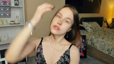 Snapshot of angel_to_burn chatting on May 4, 2026, 7:37 am SofiaSofi online show from May 4, 2026, 7:37 am