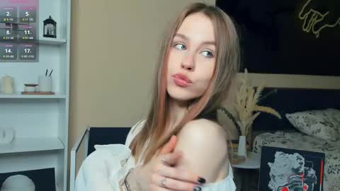 Snapshot of angel_to_burn chatting on May 13, 2026, 7:28 am SofiaSofi online show from May 13, 2026, 7:28 am