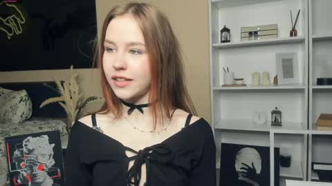 Snapshot of angel_to_burn chatting on May 16, 2026, 8:11 am SofiaSofi online show from May 16, 2026, 8:11 am