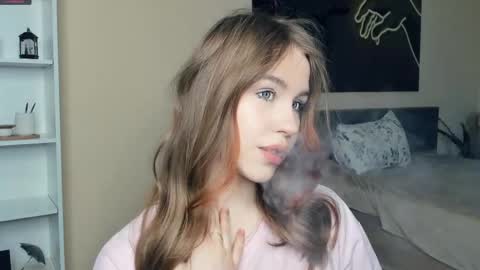 Snapshot of angel_to_burn chatting on May 23, 2026, 7:24 am SofiaSofi online show from May 23, 2026, 7:24 am