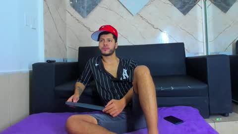 angel_villareal_ online show from February 3, 2026, 9:25 am