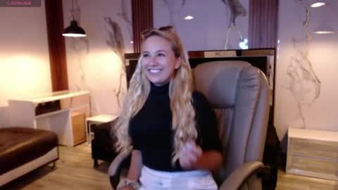 Snapshot of angel_white25 chatting on March 30, 2026, 11:33 am Angel online show from March 30, 2026, 11:33 am