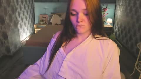 Snapshot of angela_flowers chatting on June 3, 2026, 12:57 am Angela online show from June 3, 2026, 12:57 am