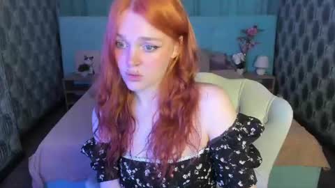 Snapshot of angela_flowers chatting on July 4, 2026, 1:12 am Angela online show from July 4, 2026, 1:12 am