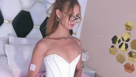 Snapshot of angela_garciaa chatting on May 15, 2026, 8:05 pm angela_garciaa online show from May 15, 2026, 8:05 pm
