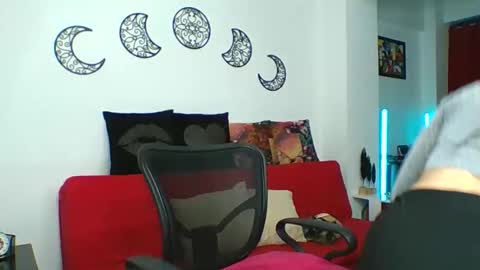 Snapshot of angela_mis chatting on April 10, 2026, 9:52 pm Angela online show from April 10, 2026, 9:52 pm