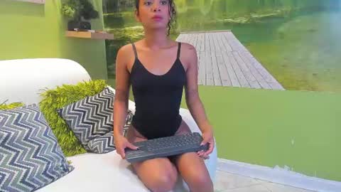 Snapshot of angela_rendon chatting on June 13, 2026, 11:08 am angela_rendon online show from June 13, 2026, 11:08 am