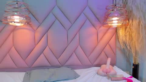 Snapshot of angelaa_cute chatting on December 29, 2024, 3:57 pm ANGELA online show from December 29, 2024, 3:57 pm