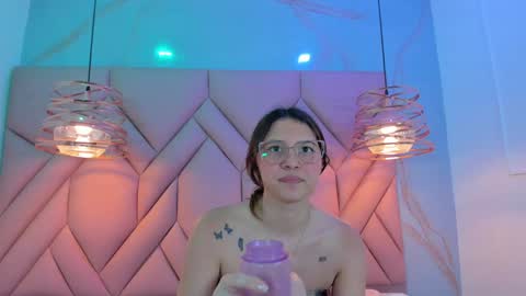 Snapshot of angelaa_cute chatting on January 20, 2025, 5:59 pm ANGELA online show from January 20, 2025, 5:59 pm