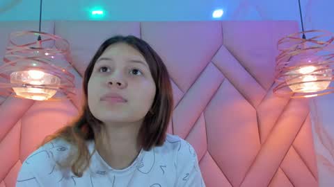 Snapshot of angelaa_cute chatting on January 22, 2025, 11:56 am ANGELA online show from January 22, 2025, 11:56 am