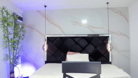 Snapshot of angelaa_cute chatting on November 8, 2025, 3:12 pm ANGELA online show from November 8, 2025, 3:12 pm