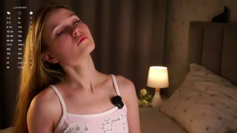 Snapshot of angelabalay chatting on July 23, 2026, 1:19 am Mary online show from July 23, 2026, 1:19 am