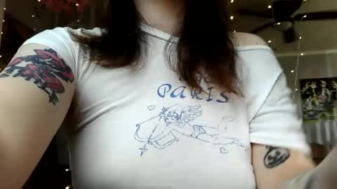 angelalice555 online show from June 17, 2026, 6:53 pm