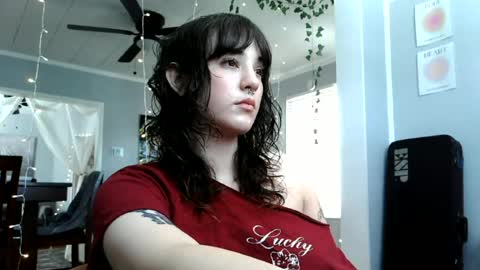 angelalice555 online show from June 24, 2026, 6:18 pm