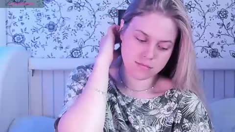 Snapshot of angelanty chatting on June 27, 2026, 12:22 pm Darsi Anty online show from June 27, 2026, 12:22 pm