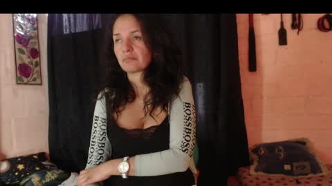 Snapshot of angelataysonvip chatting on June 2, 2026, 9:28 pm angelataysonvip online show from June 2, 2026, 9:28 pm