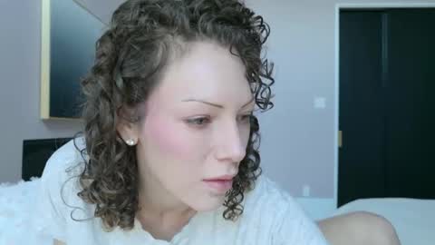angelbabyphoebe online show from April 24, 2026, 12:51 pm
