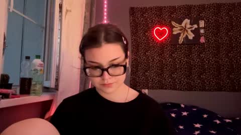 Snapshot of angelcatier chatting on July 4, 2026, 5:52 pm angelcatier online show from July 4, 2026, 5:52 pm
