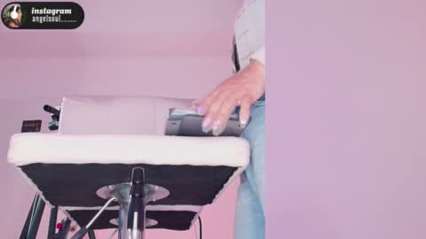 Snapshot of angelcb_ chatting on November 17, 2025, 6:52 am angel online show from November 17, 2025, 6:52 am