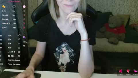 AngelCute32 online show from October 14, 2025, 2:40 pm