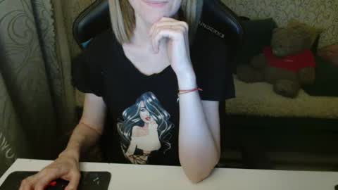 AngelCute32 online show from October 16, 2025, 3:35 pm