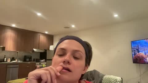 Snapshot of angeleleven11 chatting on September 21, 2025, 3:08 am angeleleven11 online show from September 21, 2025, 3:08 am