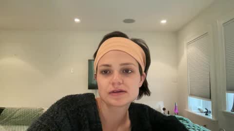 Snapshot of angeleleven11 chatting on October 8, 2025, 7:11 pm angeleleven11 online show from October 8, 2025, 7:11 pm