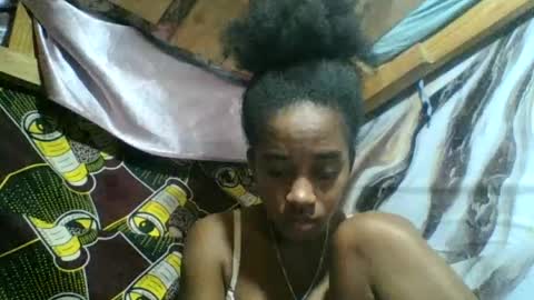 Snapshot of angelettee chatting on June 14, 2026, 4:09 pm Angelettee online show from June 14, 2026, 4:09 pm