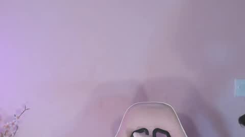 Carolina online show from February 28, 2025, 1:26 am