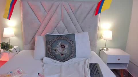Snapshot of angelica_cross chatting on June 17, 2026, 8:43 pm Angelica Cross online show from June 17, 2026, 8:43 pm