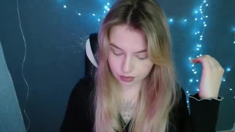 angelicablanch online show from November 20, 2025, 8:30 pm