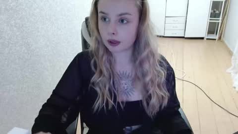 angelicablanch online show from November 26, 2025, 10:44 pm